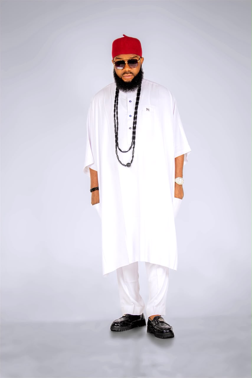 EW Classic White Senator Kaftan Set