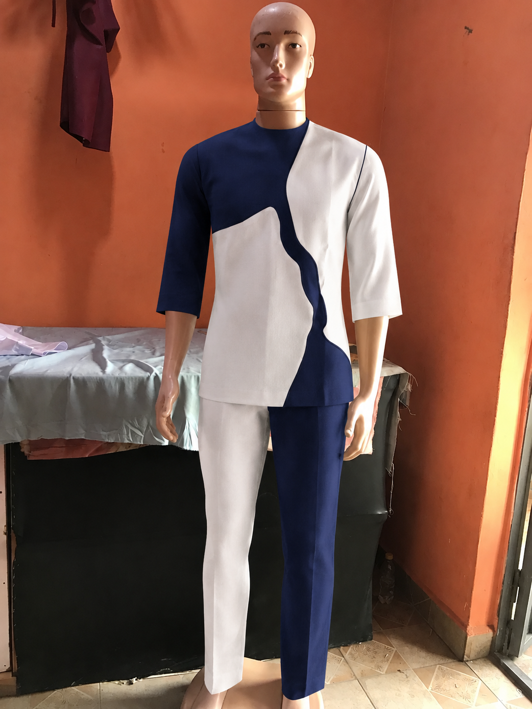Navy & White Wave Color-Block Senator